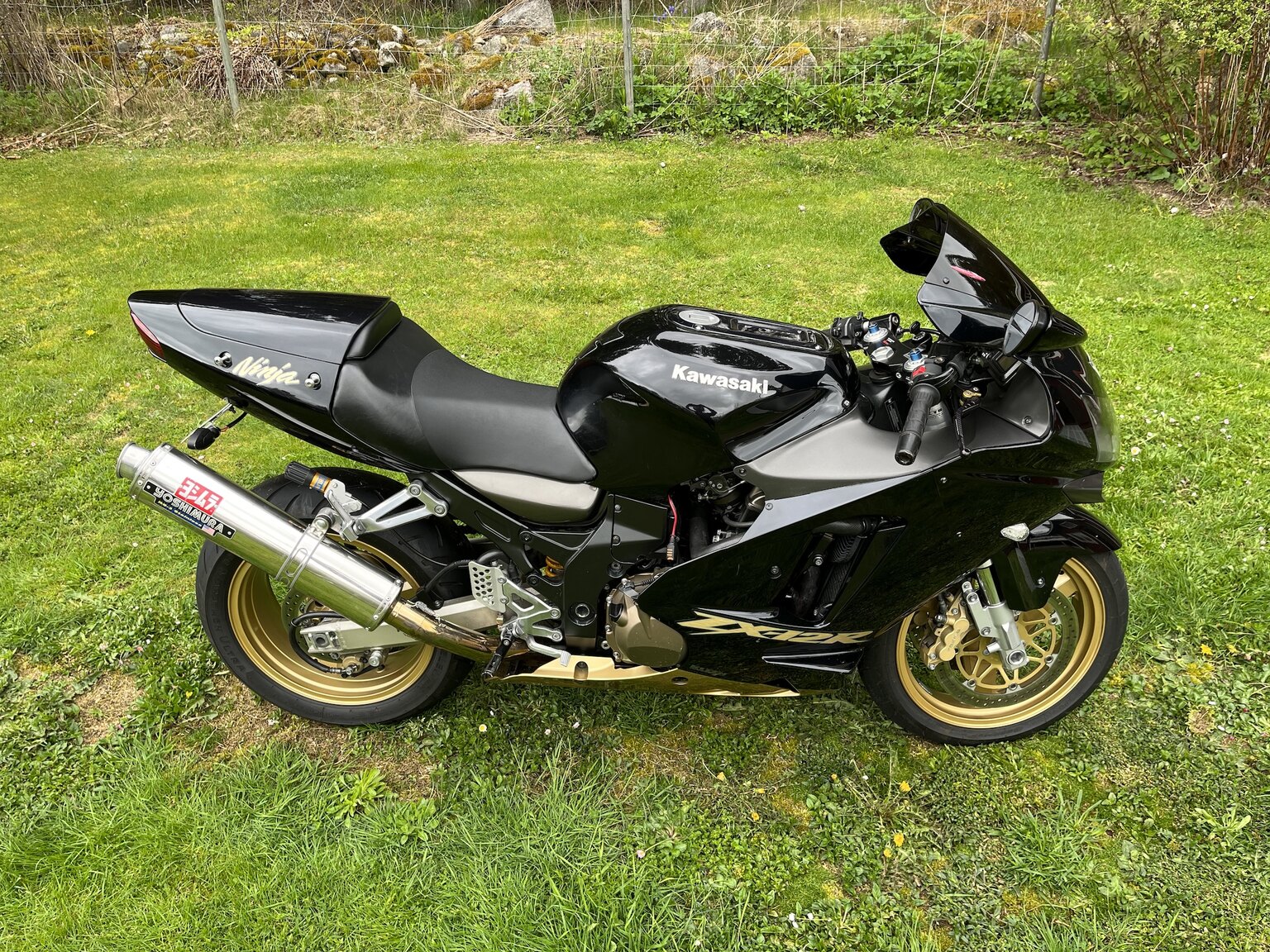 Exterior image of 2002 Kawasaki Ninja ZX-12R (14)