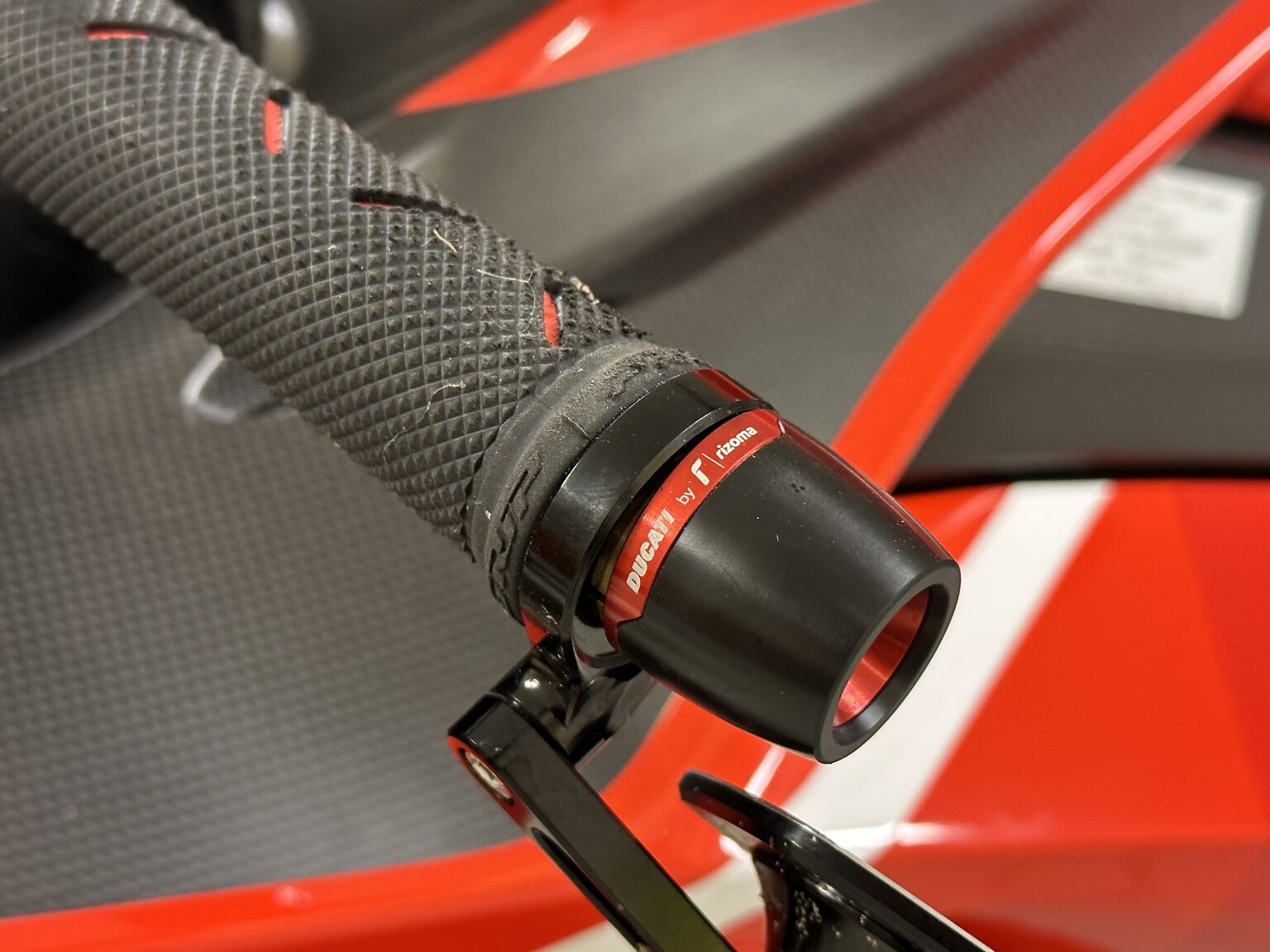 Aussenfoto 2021 Ducati Superleggera V4 23/500