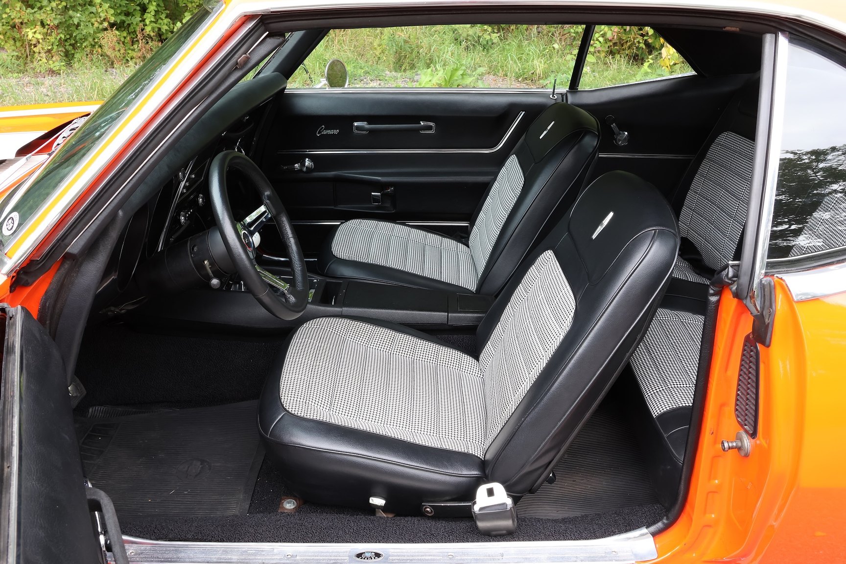 Interiörbild 1968 Chevrolet Camaro Pro Touring (13)