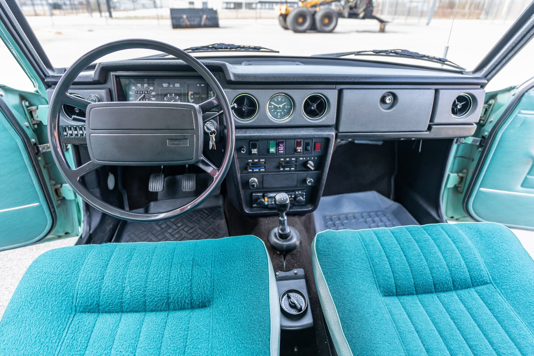 Innenraumfoto von 1973 Volvo 144
