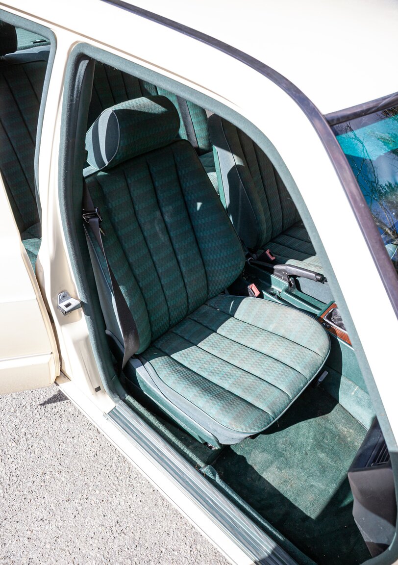 Interiörbild 1993 Mercedes-Benz 190 E 2.0