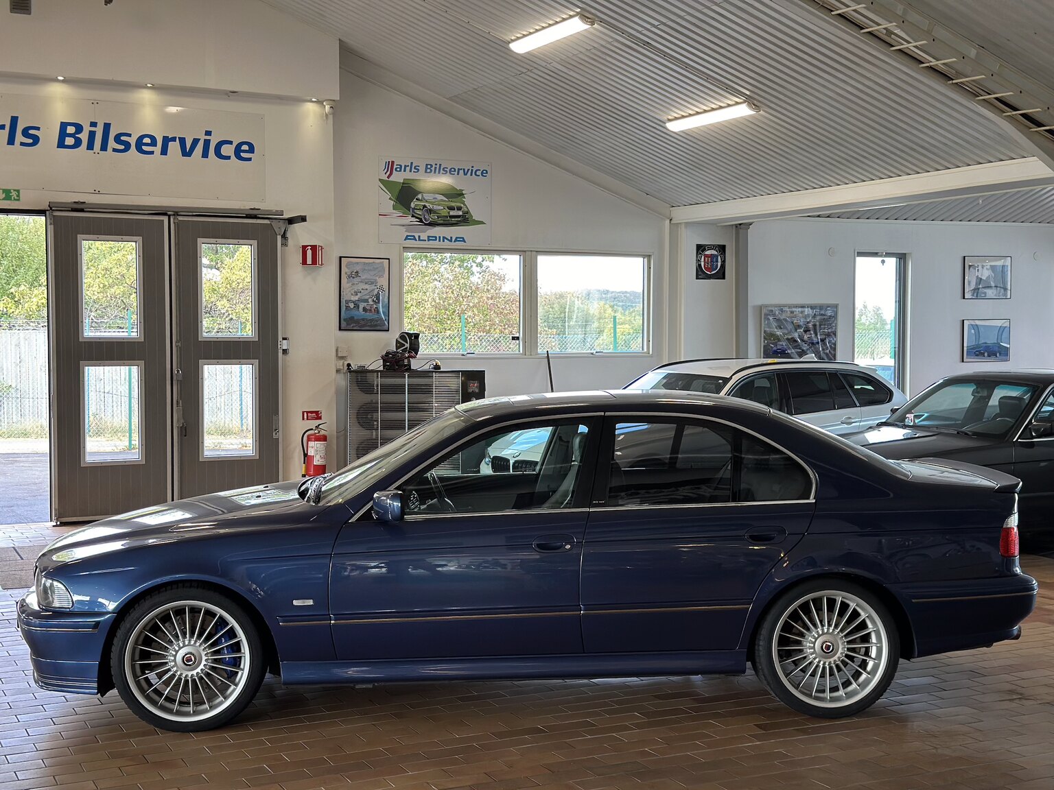 Exteriörbild på 2002 ALPINA B10 V8S
