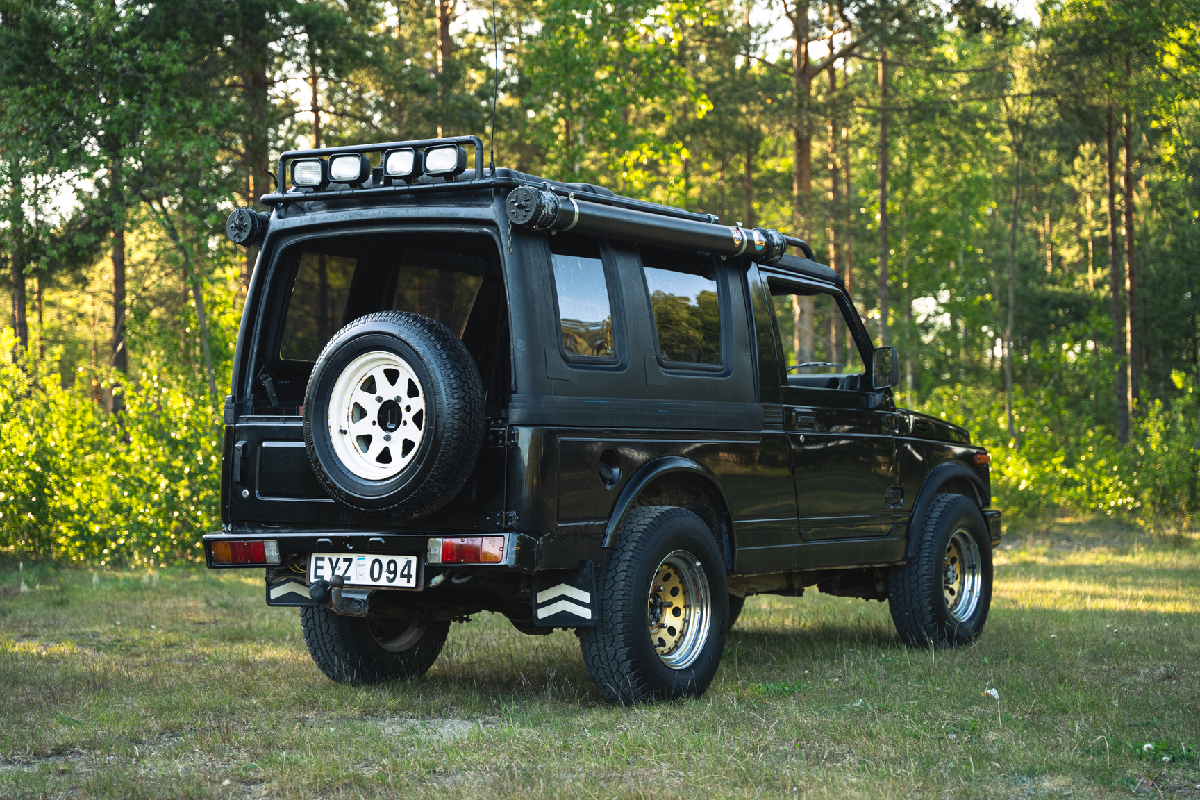 Exterior image of 1987 Suzuki SJ413 long
