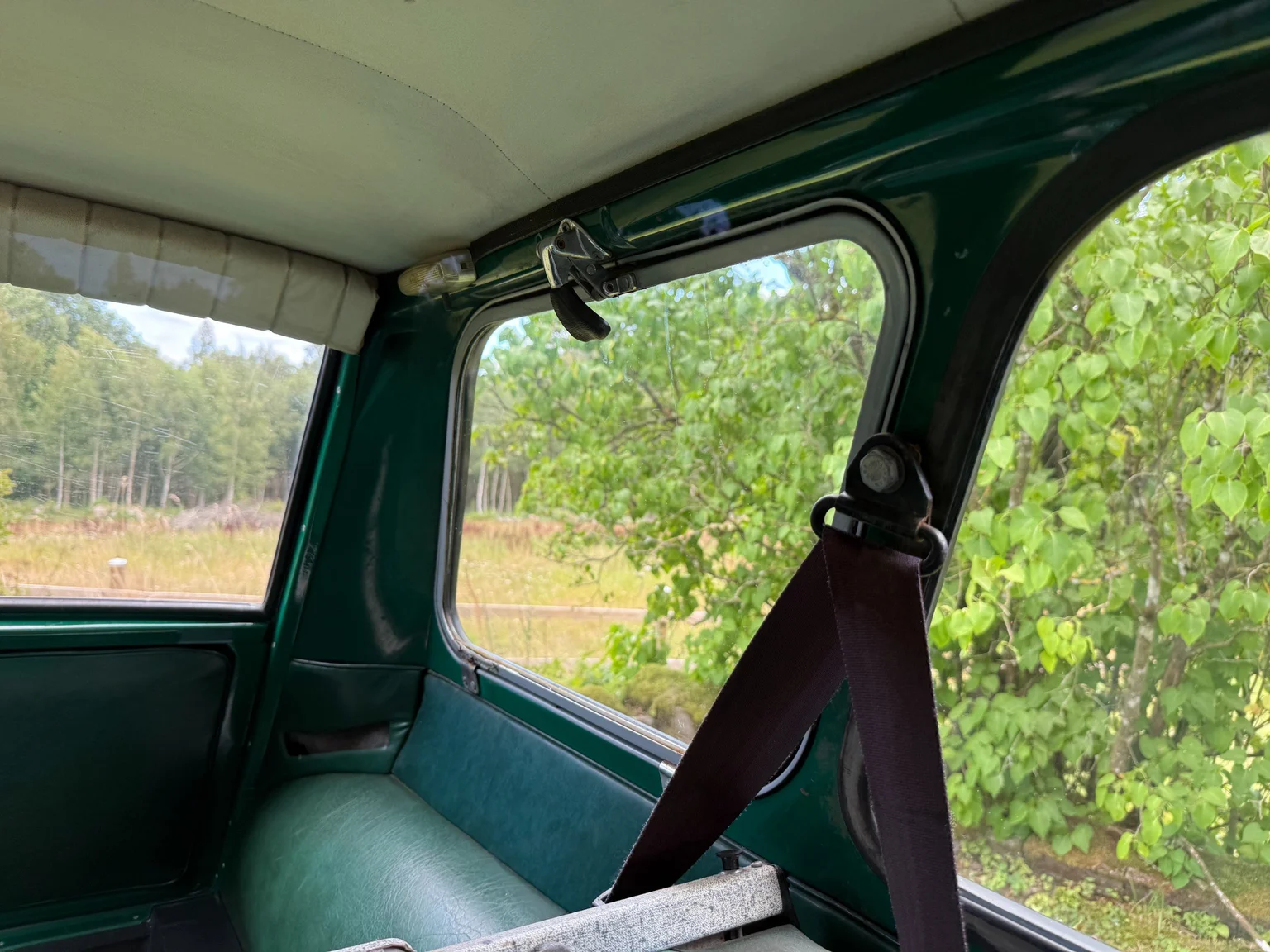 Innenraumfoto von 1975 Saab 95 V4 kombi - 7-sits (28)