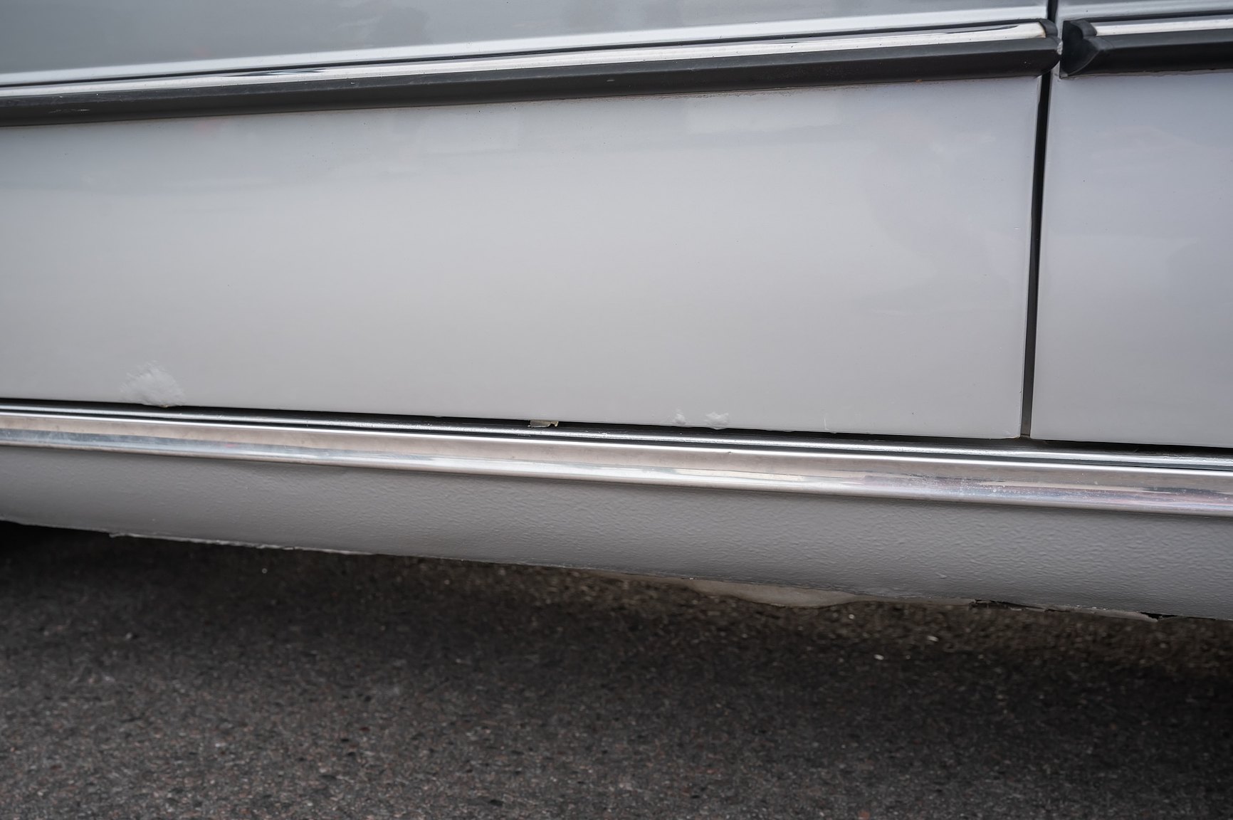 Exteriörbild på 1975 Mercedes-Benz 280 SE 