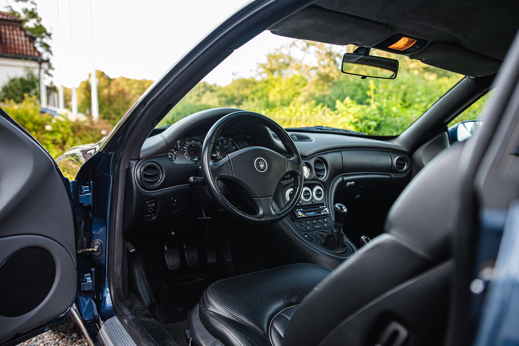 Interior image of 2000 Maserati 3200 GT