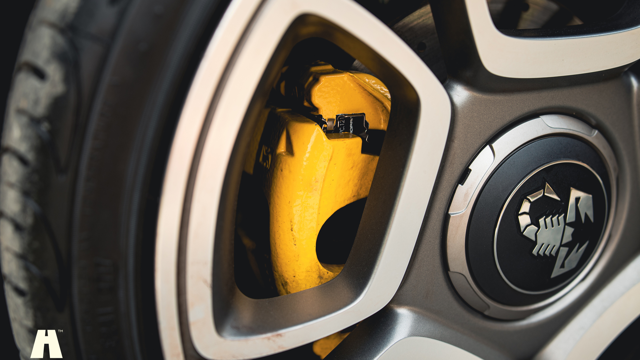 Exteriörbild på 2018 Abarth 595 Turismo CAB