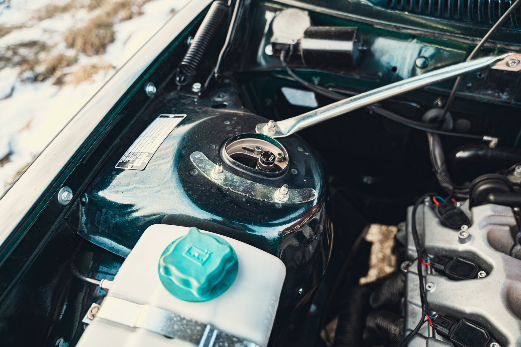 Image of 1980 VOLVO 240 V8 mechanics