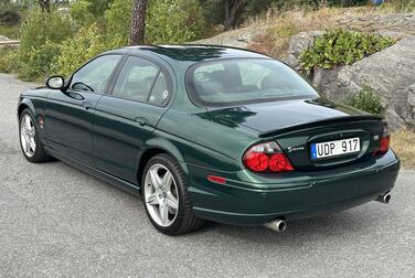 Exterior image of 2003 Jaguar S-Type R