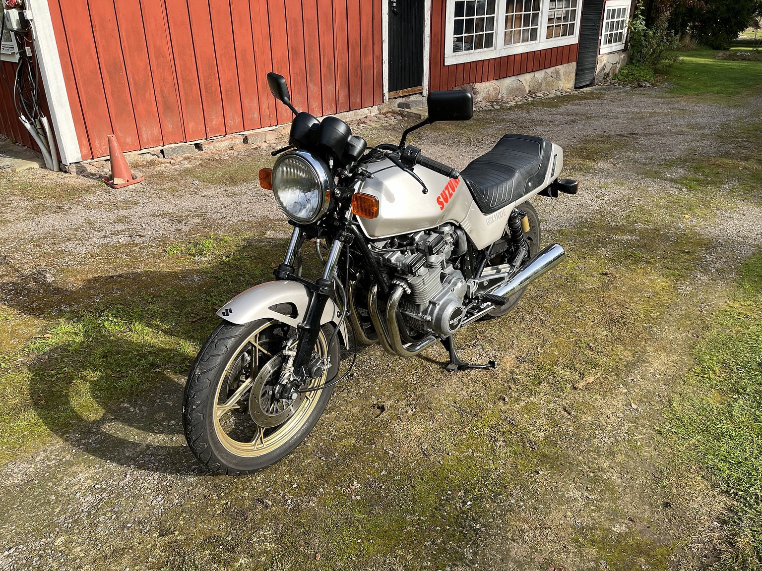 Exteriörbild på 1982 Suzuki GSX1100 - NO RESERVE
