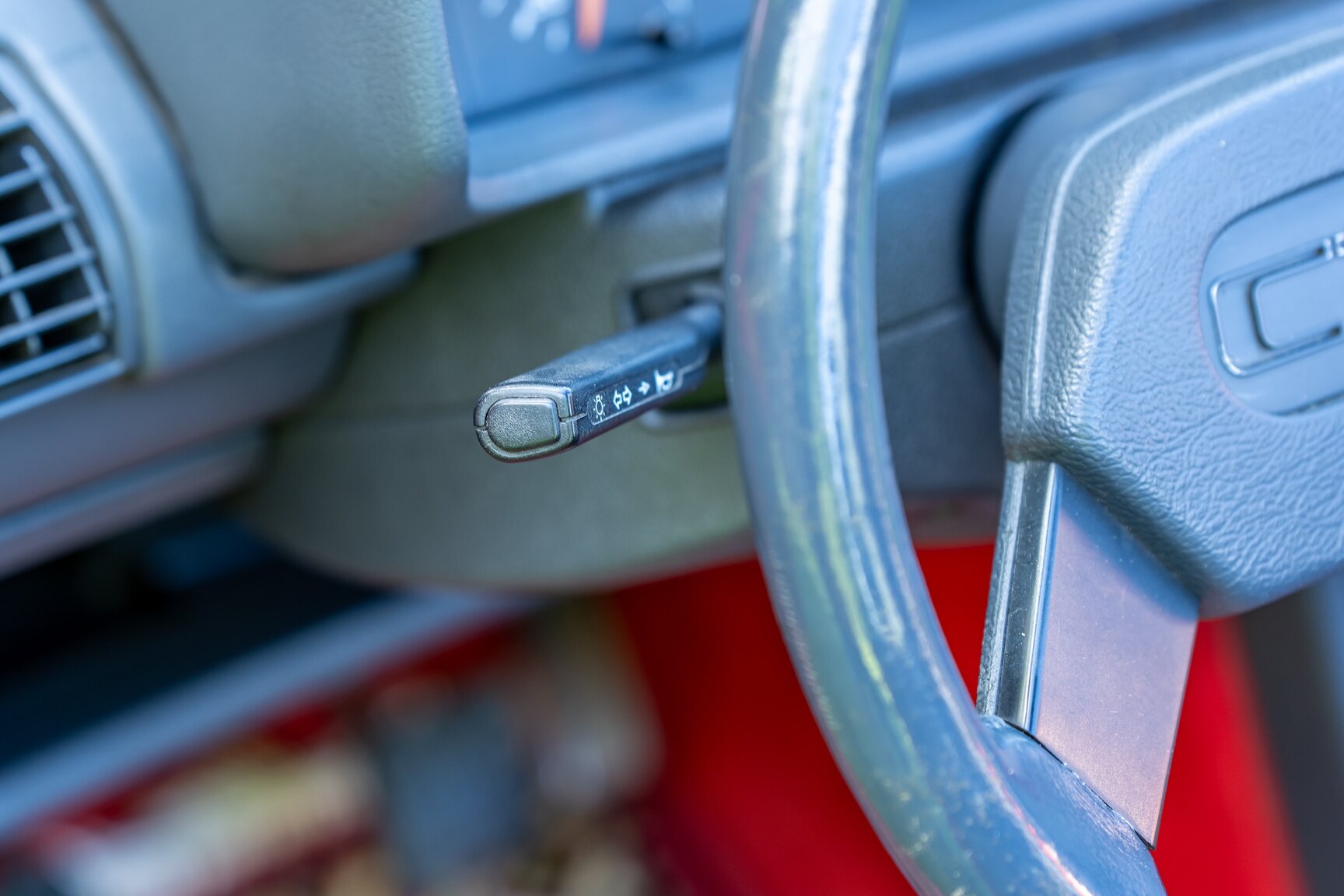 Innenraumfoto von 1987 Peugeot 205 CTI 1.6 (28)