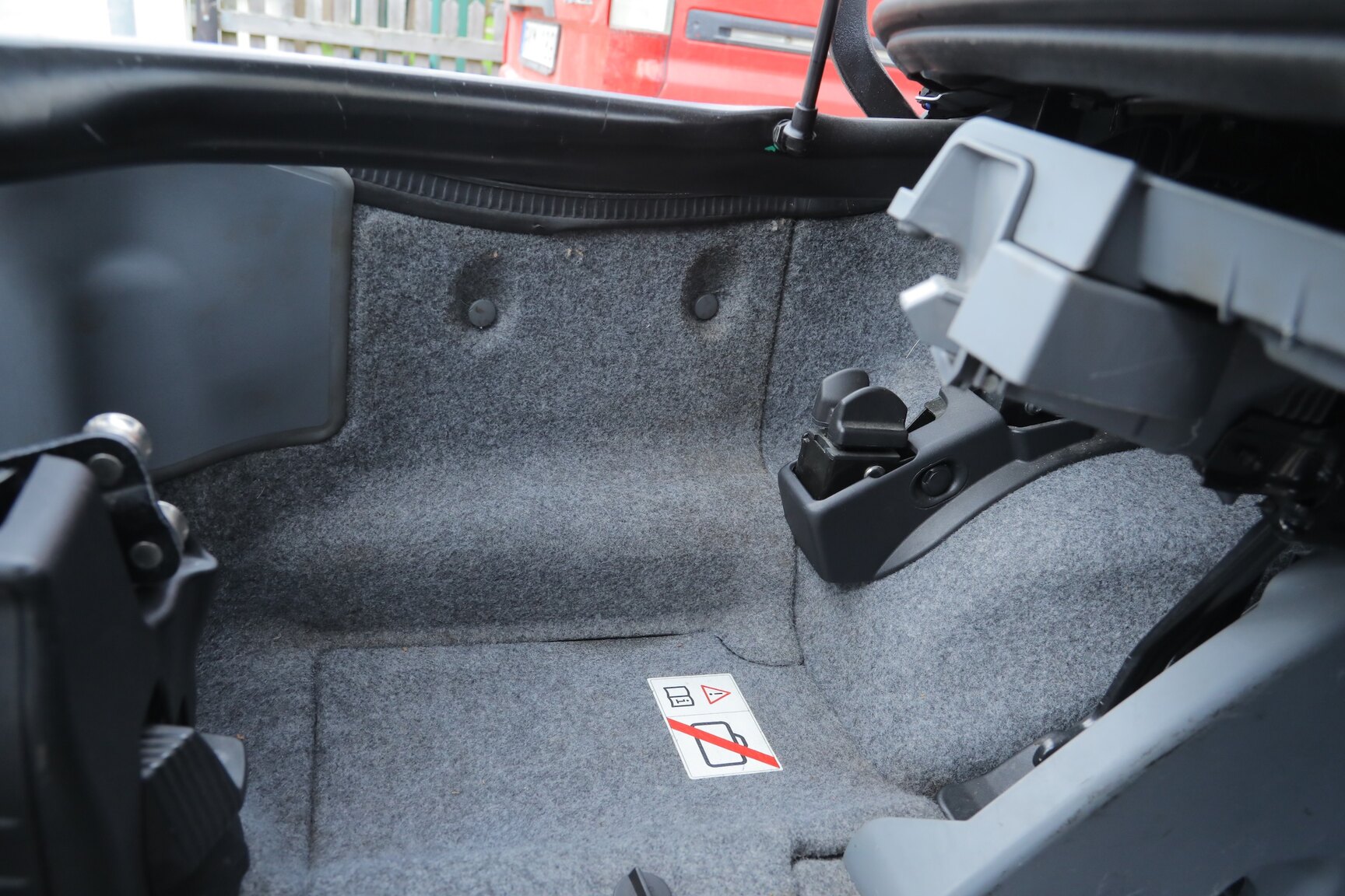 Interior image of 2008 BMW 325D Cabriolet (59)