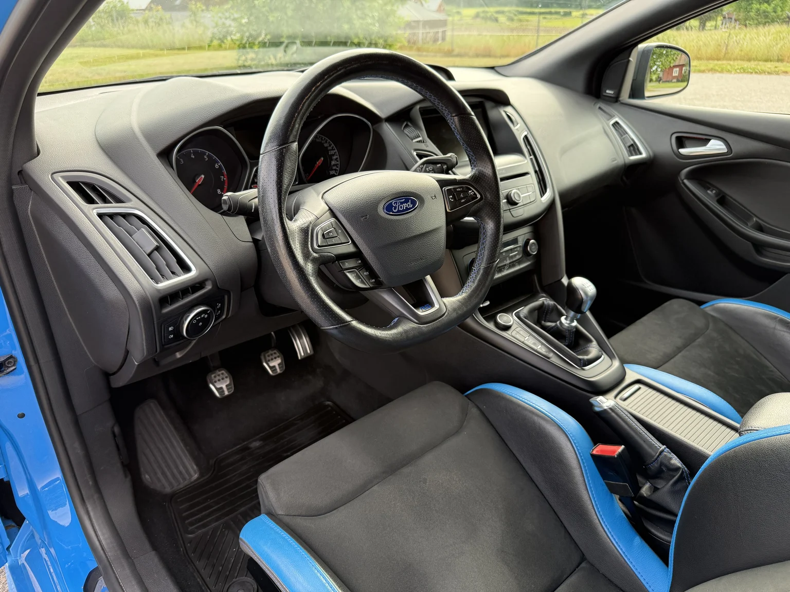 Interior image of 2018 Ford Focus RS (1)
