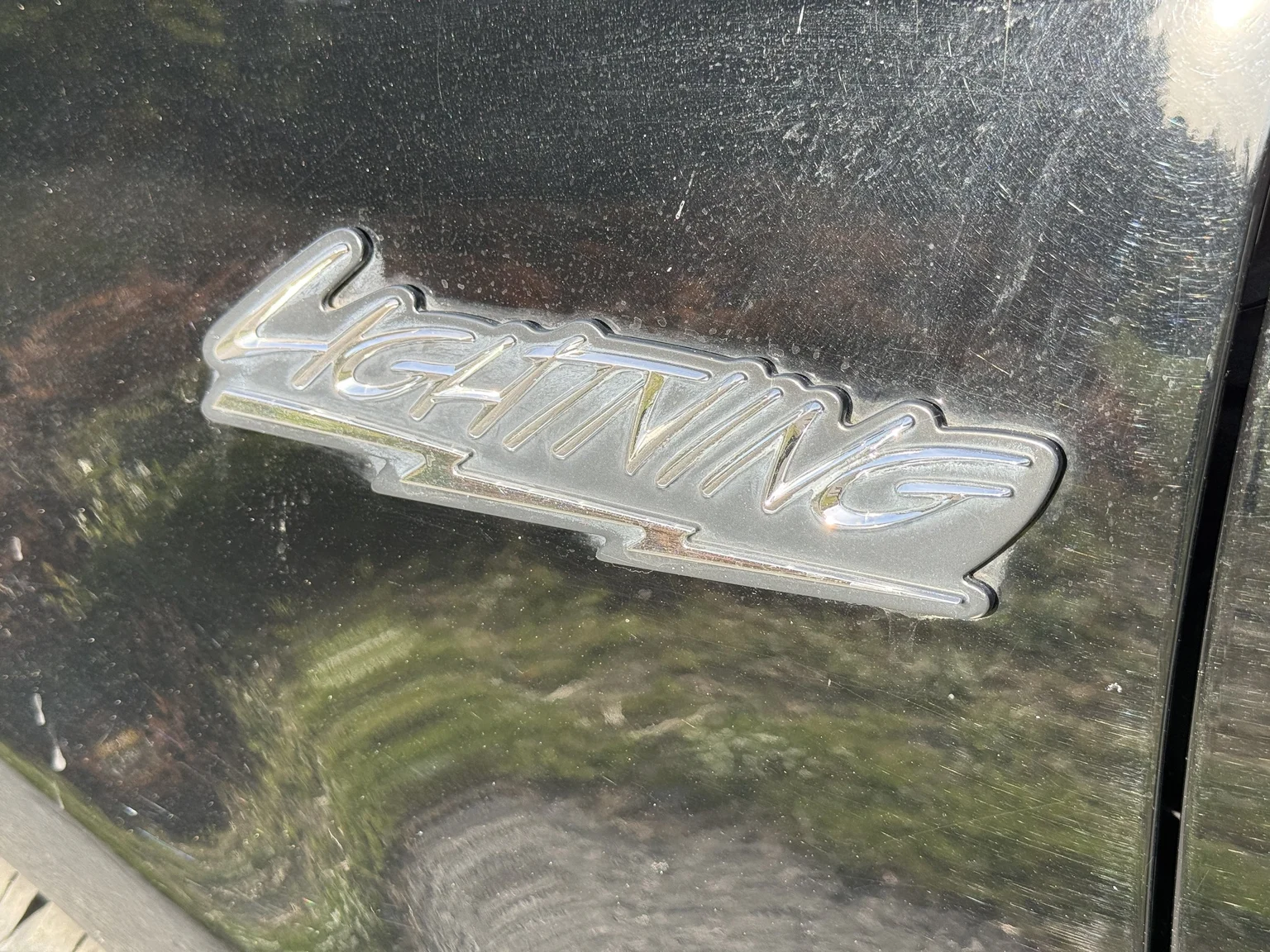 Exterior image of 2002 Ford F-150 SVT Lightning (82)