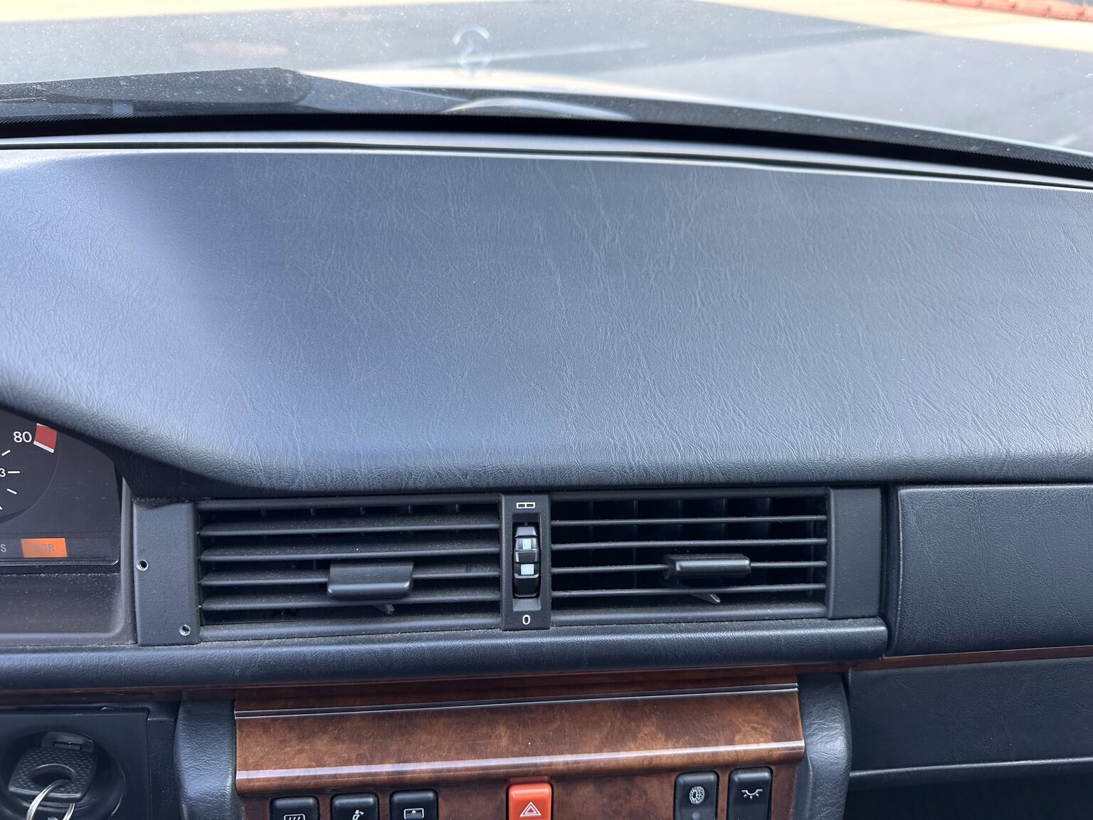 Interiörbild 1992 Mercedes-Benz 300 CE-24