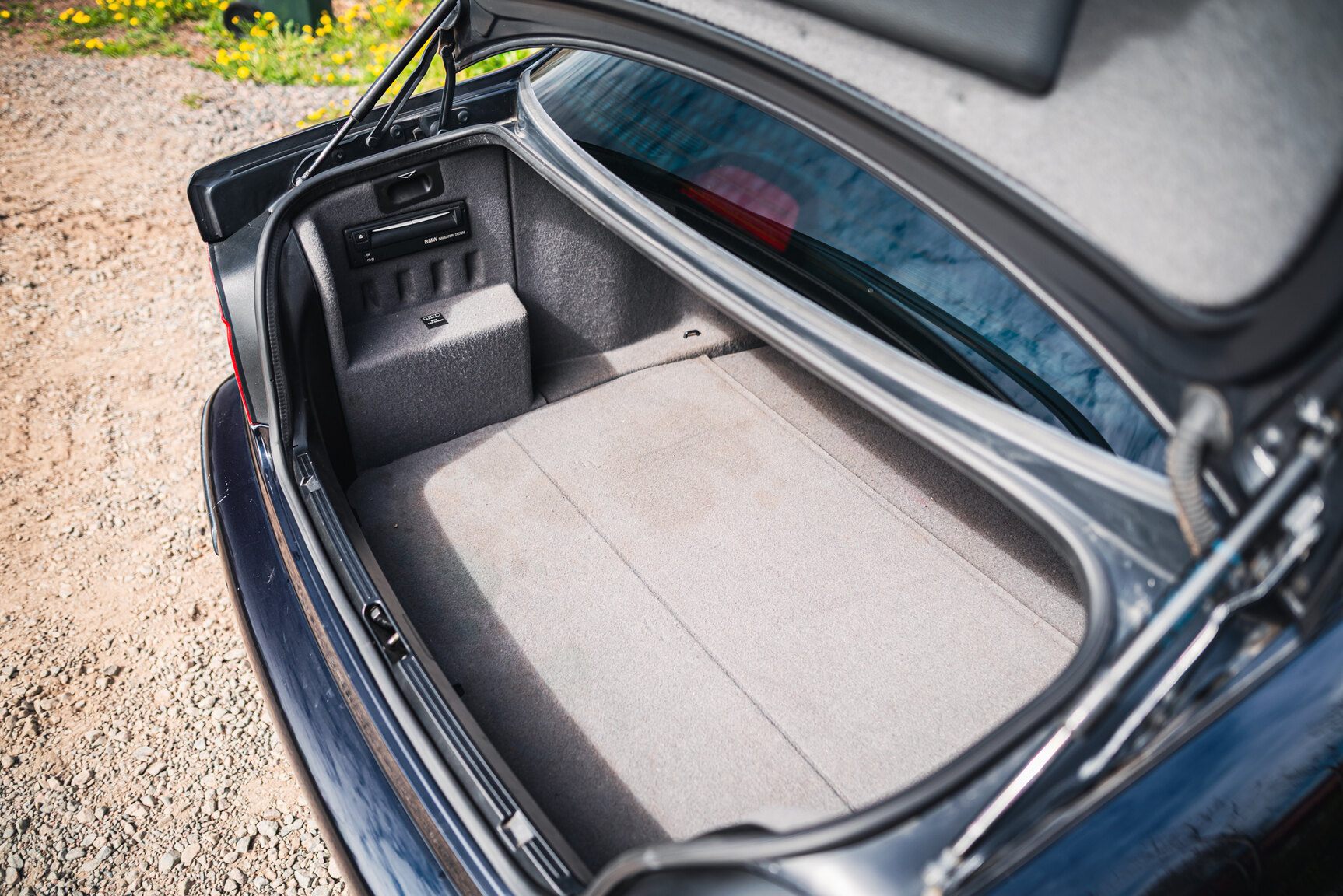 Interior image of 2000 BMW M5 E39
