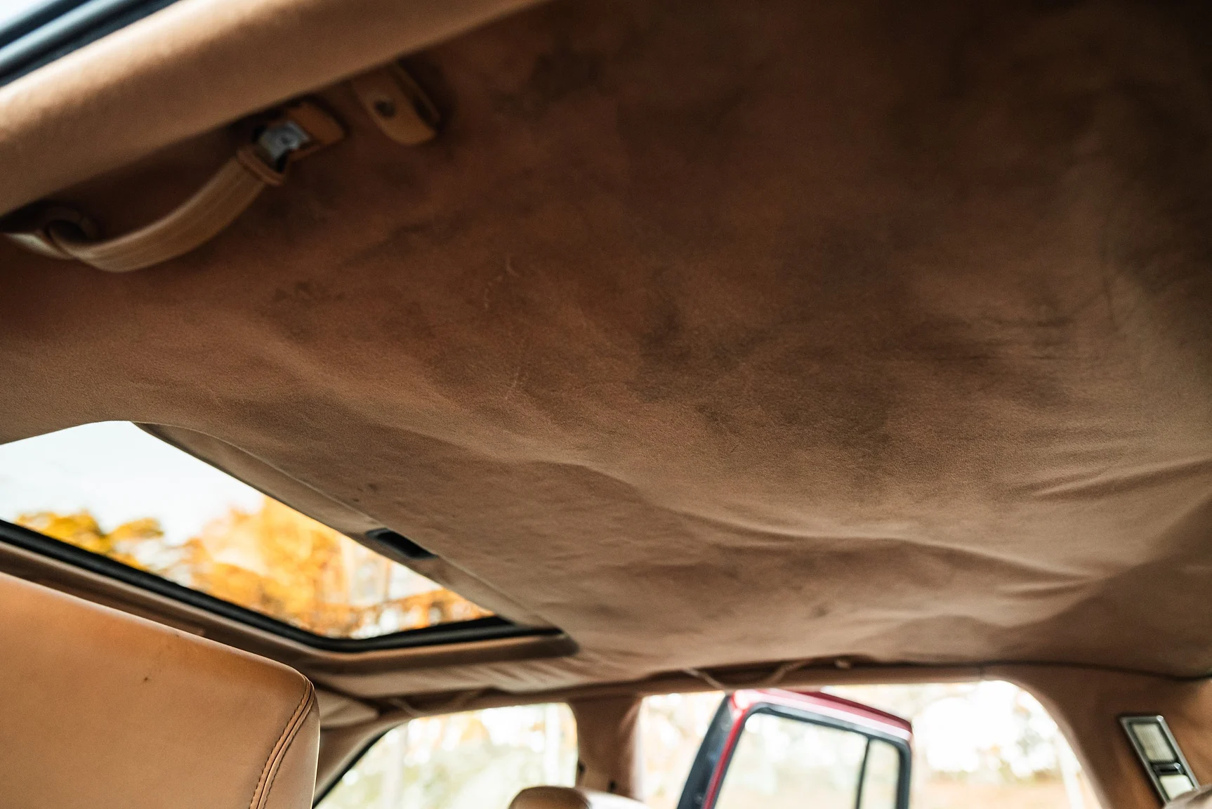 Interior image of 1989 Cadillac Seville (59)