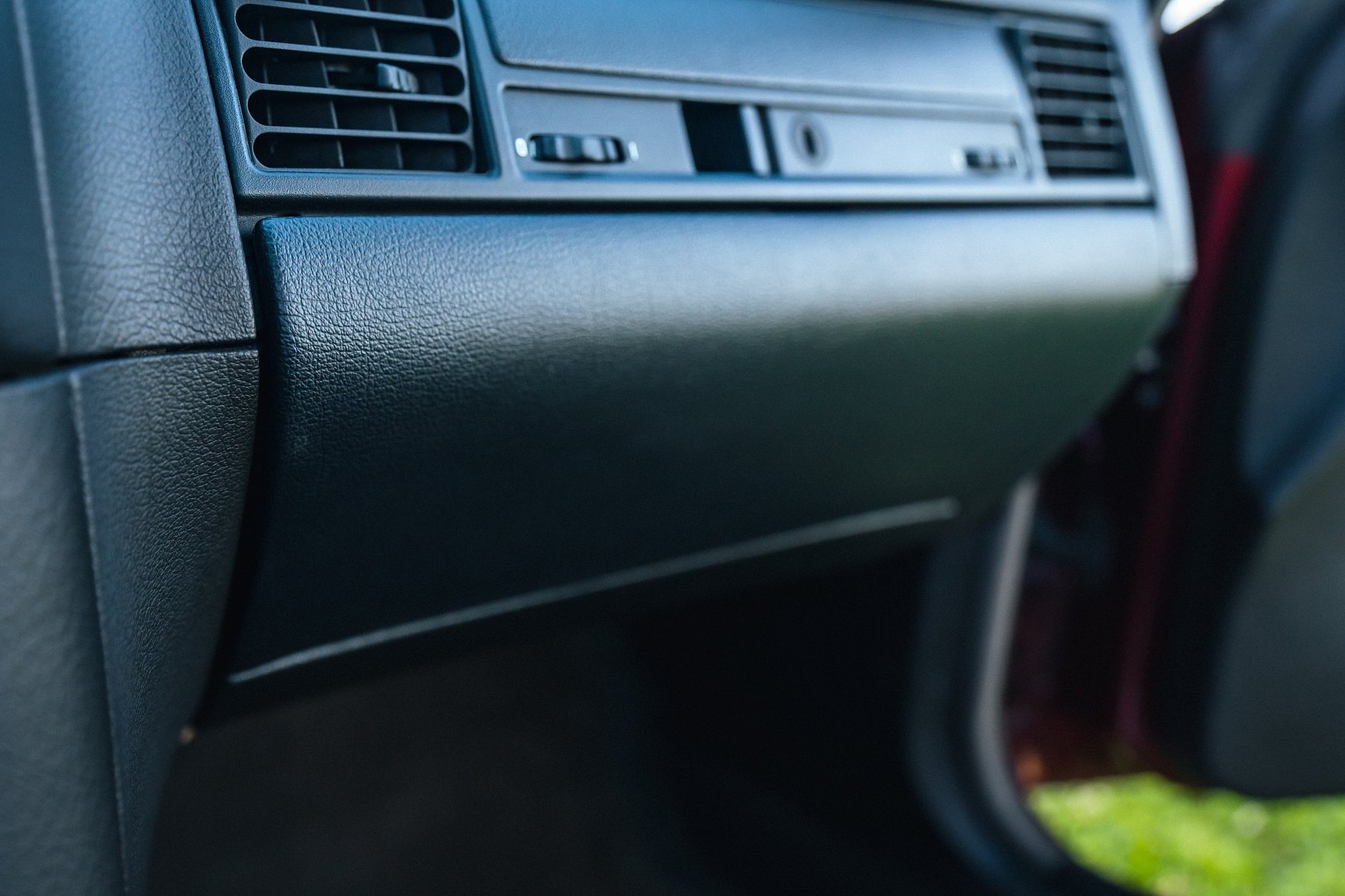 Interior image of 1992 BMW 325i Coupé "No Reserve Auction"