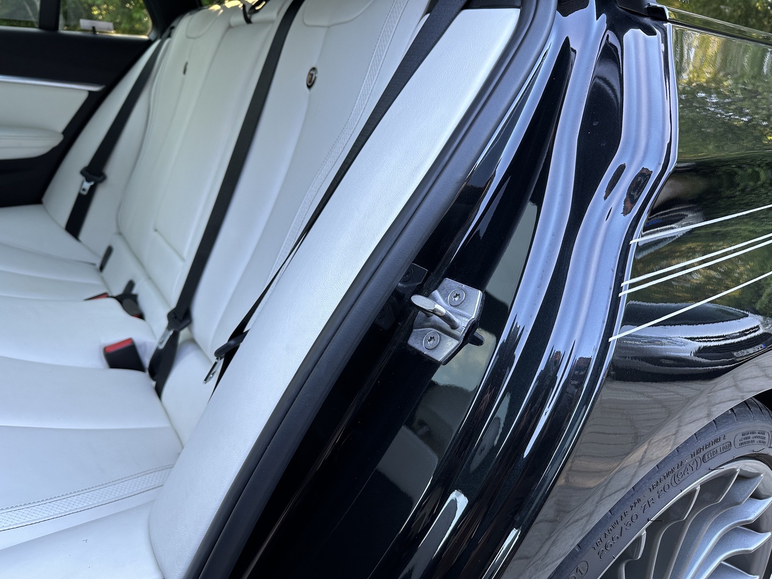 Interior image of 2017 Alpina D3 Bi-Turbo Allrad