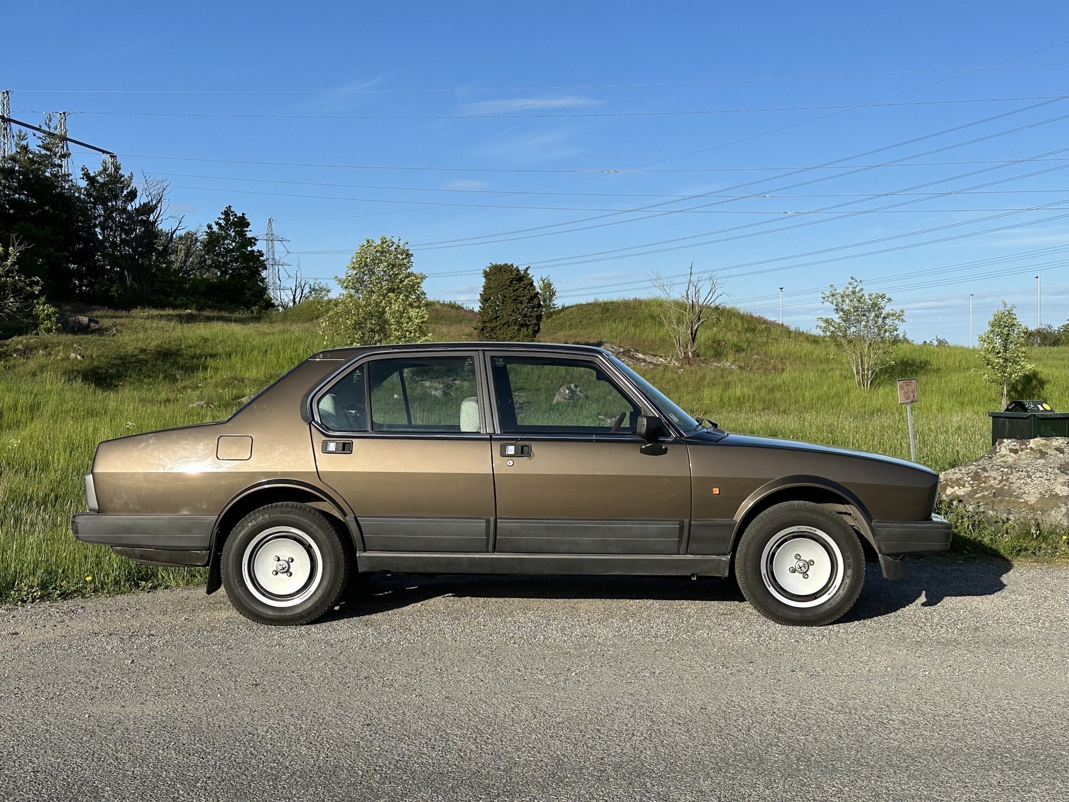 Exteriörbild på 1984 Alfa Romeo Alfetta 2000