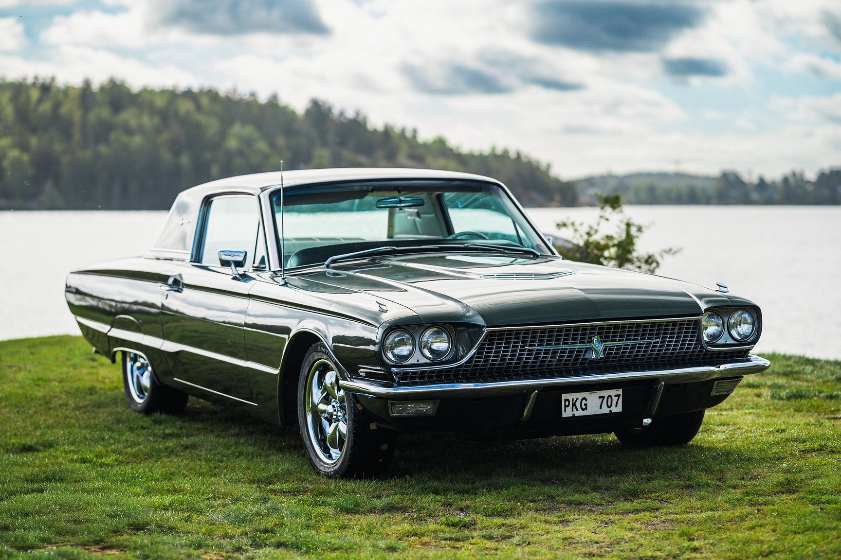 Exterior image of 1966 Ford Thunderbird Town Hardtop
