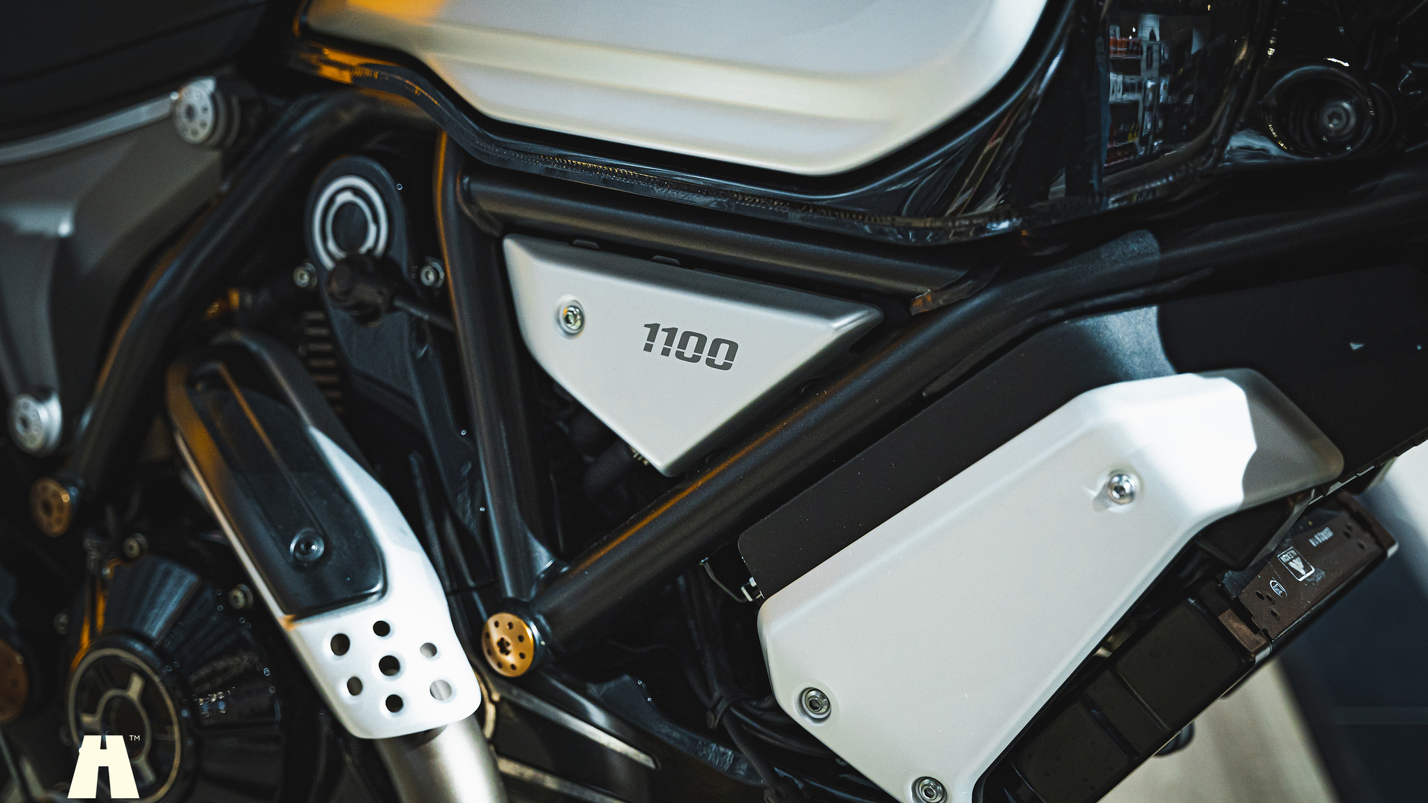 Exterior image of 2018 Ducati Scrambler 1100 (30)