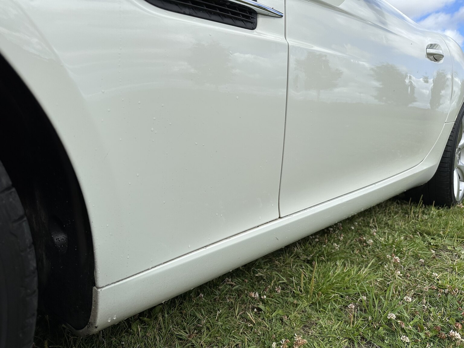 Exterior image of 2012 Mercedes-Benz SLK 350
