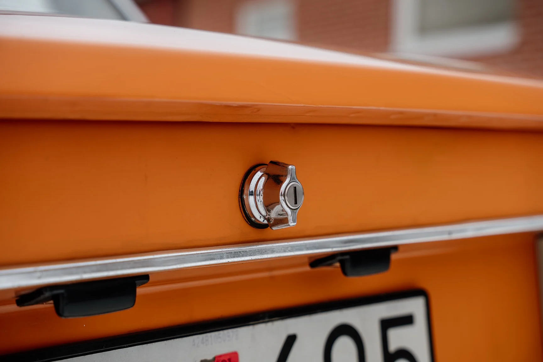 Exteriörbild på 1975 Volvo 242 2-dörrars coupé (58)