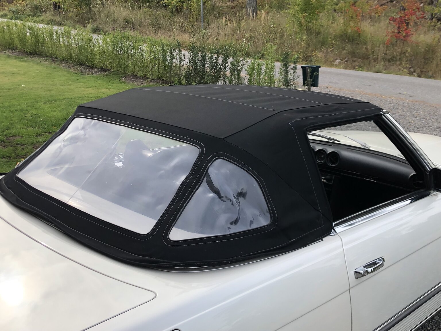 Exteriörbild på 1972 Mercedes-Benz 350 SL