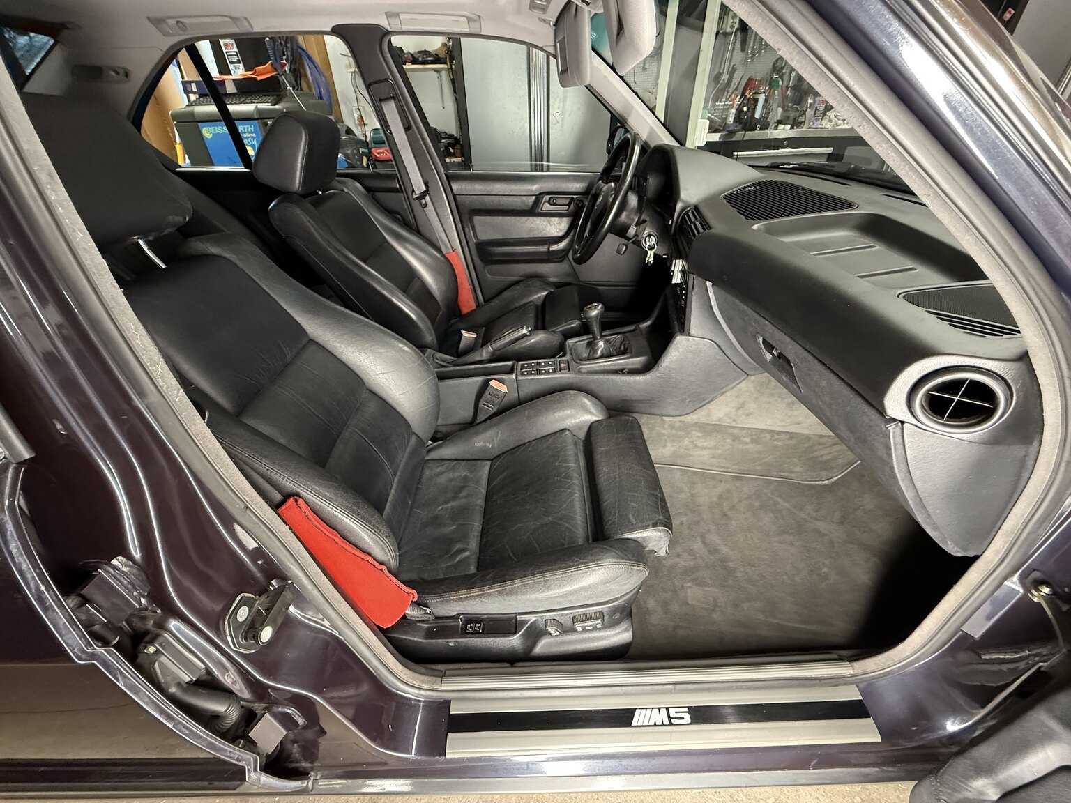 Innenraumfoto von 1989 BMW M5