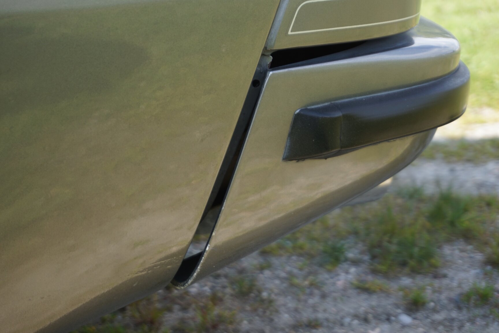 Exterior image of 1985 Porsche 944 "NO RESERVE AUCTION"