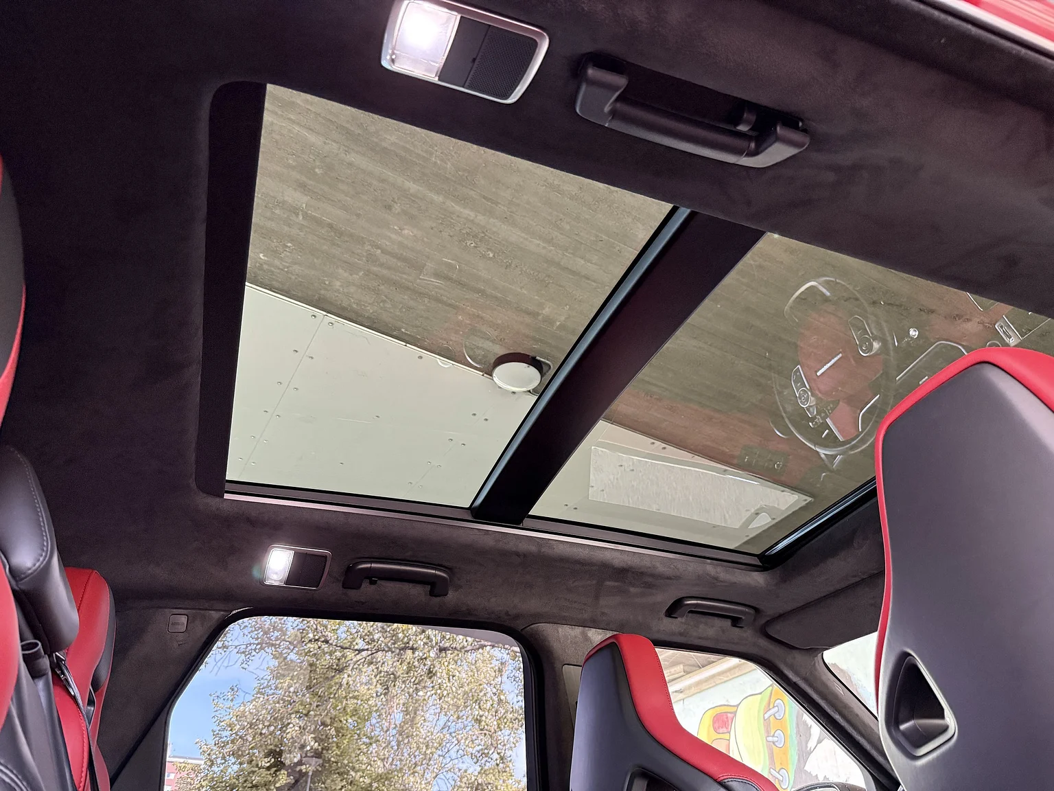 Interiörbild 2017 Range Rover Sport SVR (68)