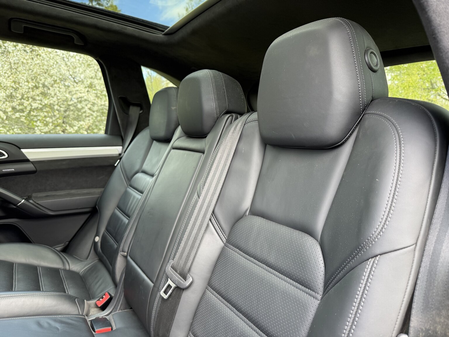 Interior image of 2013 Porsche Cayenne GTS