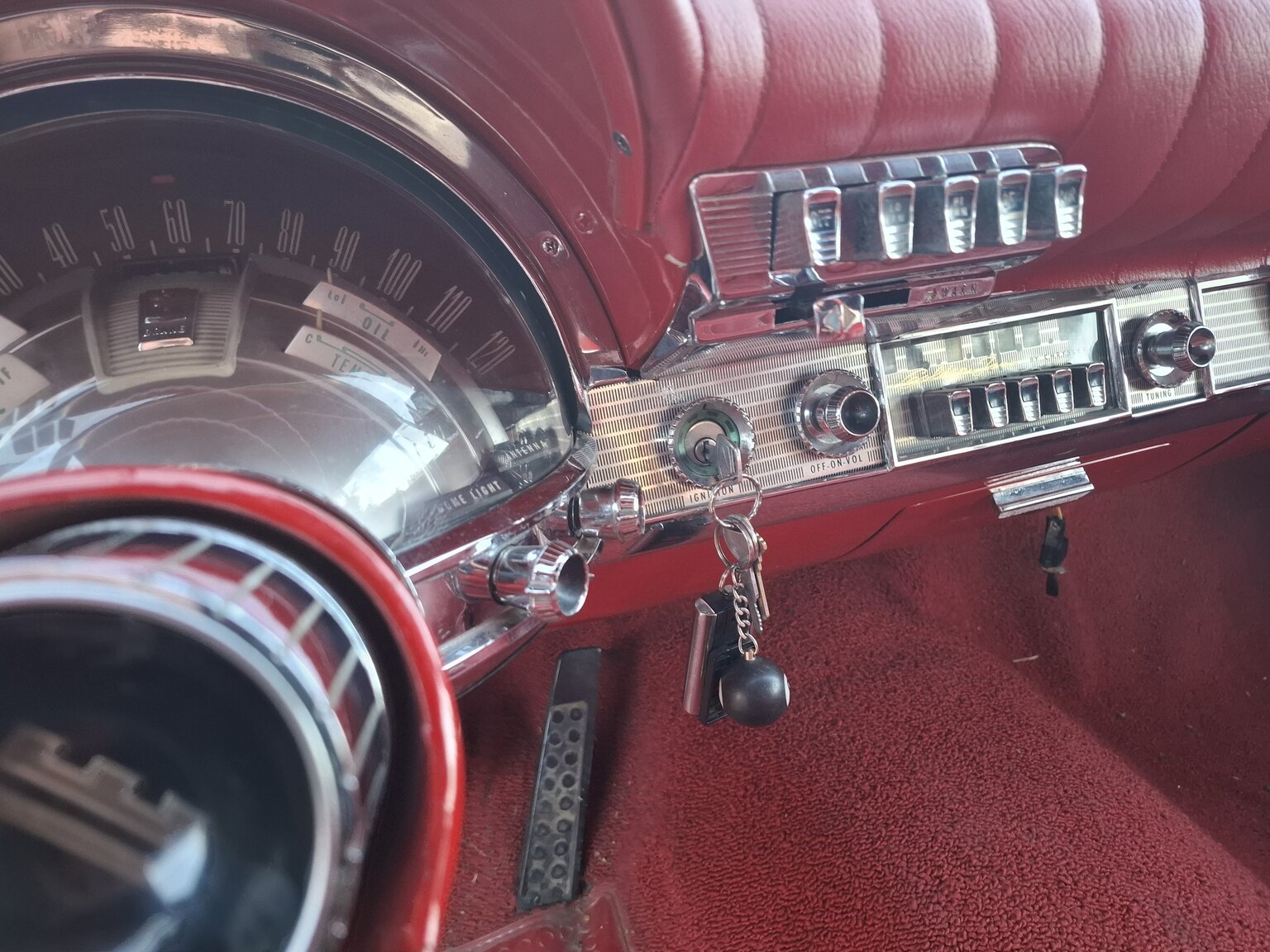 Interior image of 1961 Chrysler Newport Cabriolet