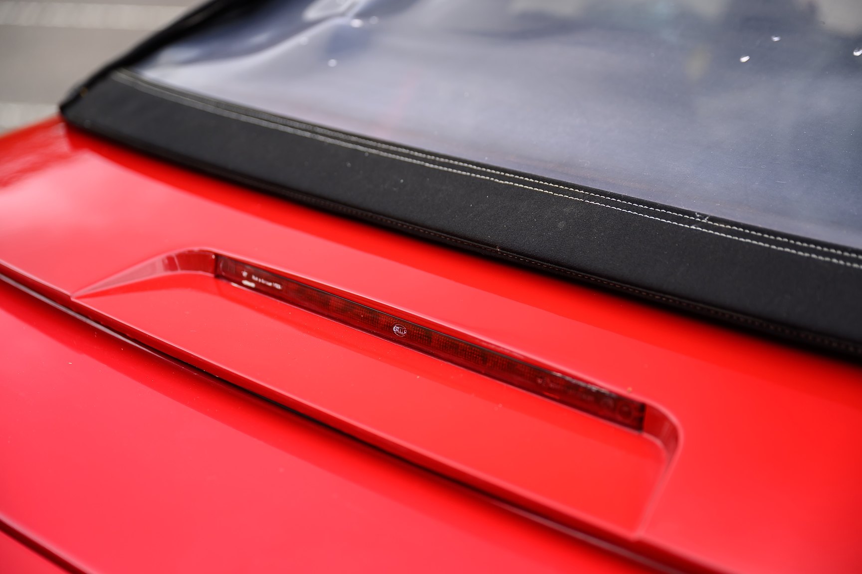 Exterior image of 2001 Alfa Romeo Spider 3.0 V6