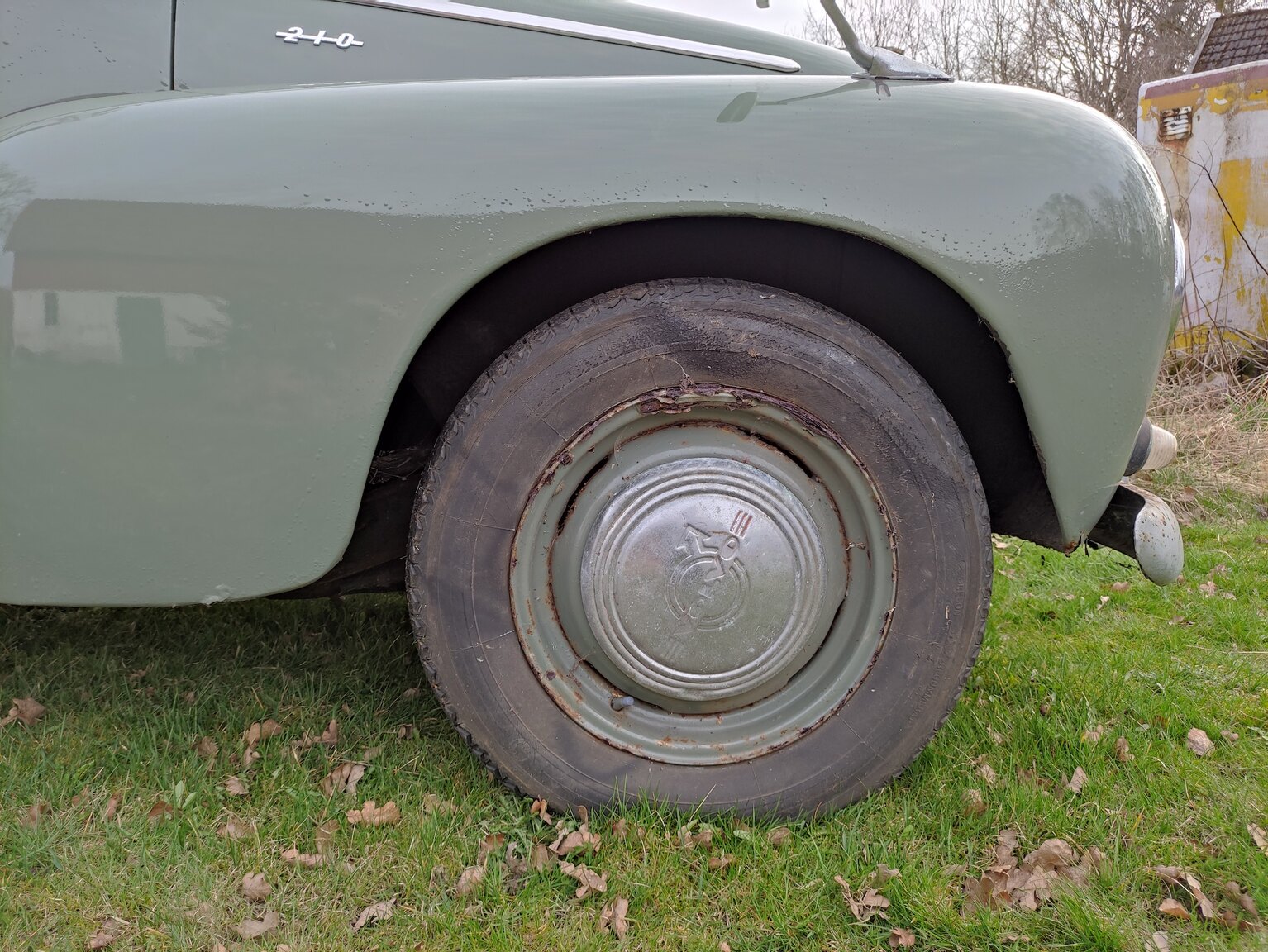 Exterior image of 1960 Volvo P210 Duett