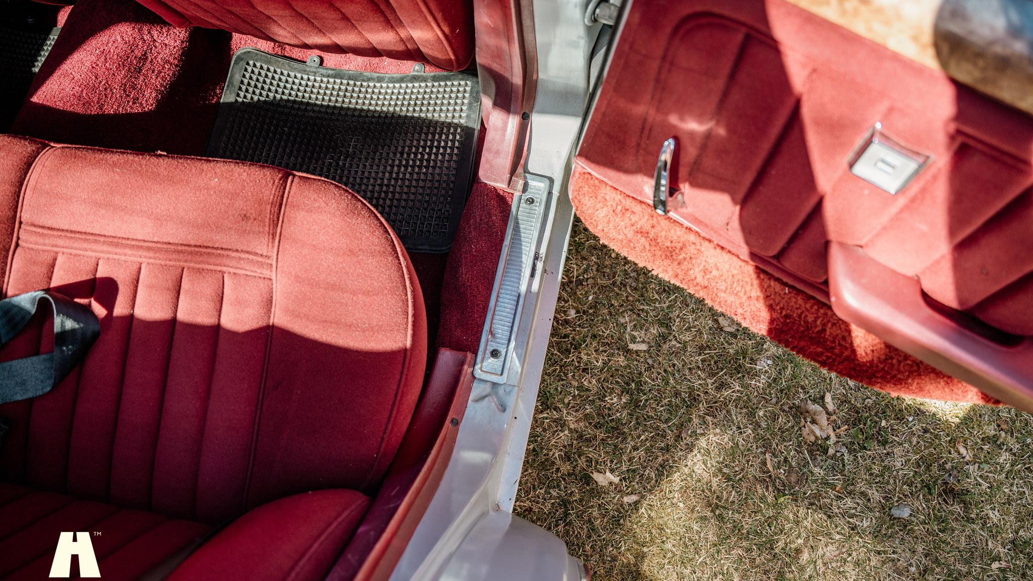 Interior image of 1976 Ford Mercury Monarch Ghia (40)