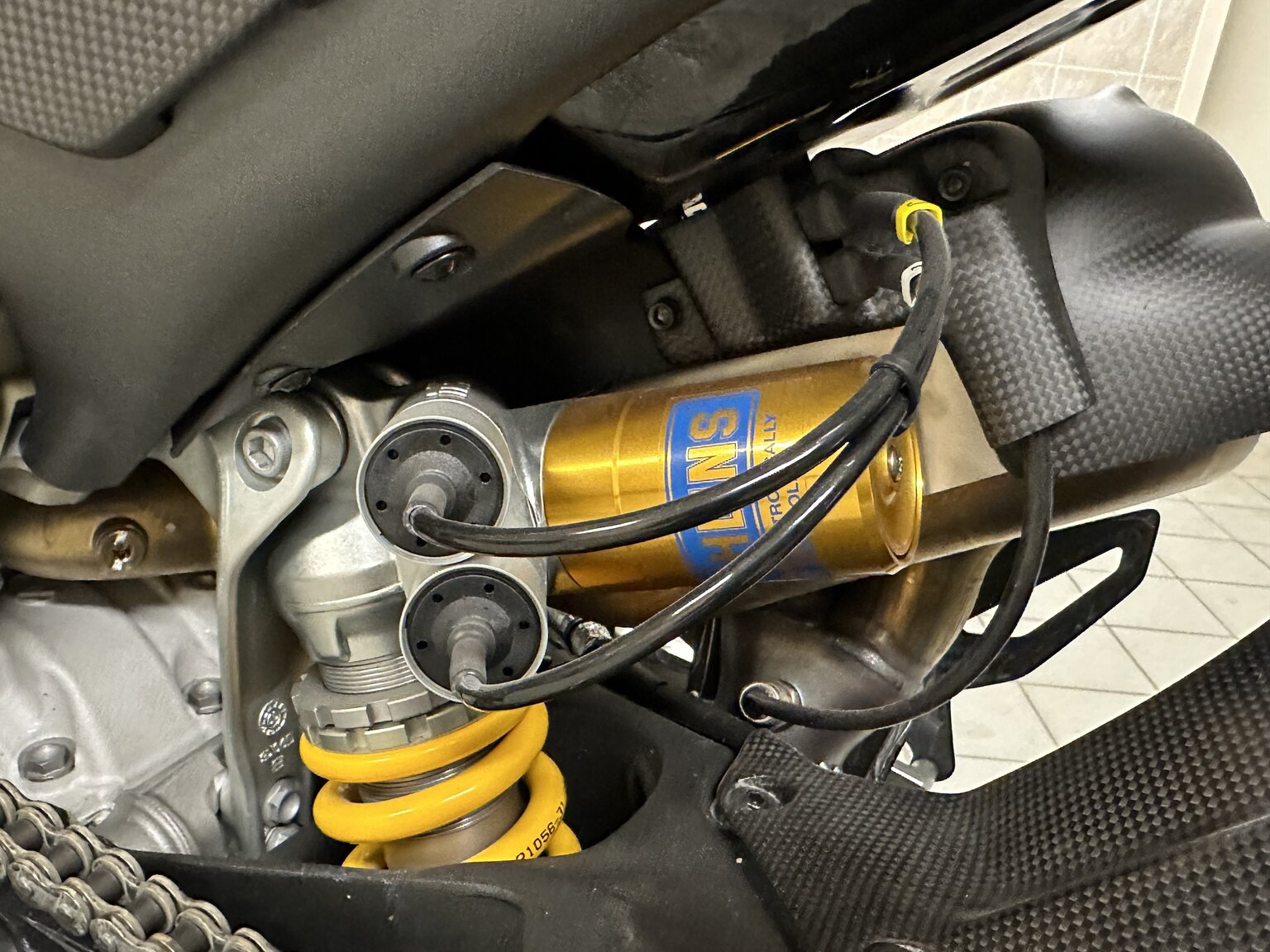 Image of 2020 Ducati Panigale V4 25° Anniversario (14) mechanics