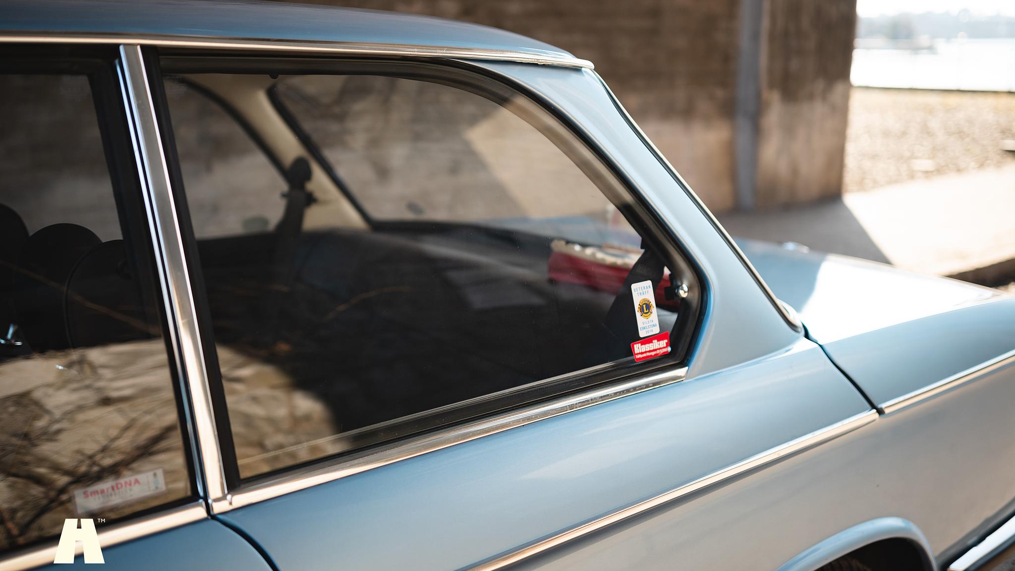 Exteriörbild på 1974 BMW 2002