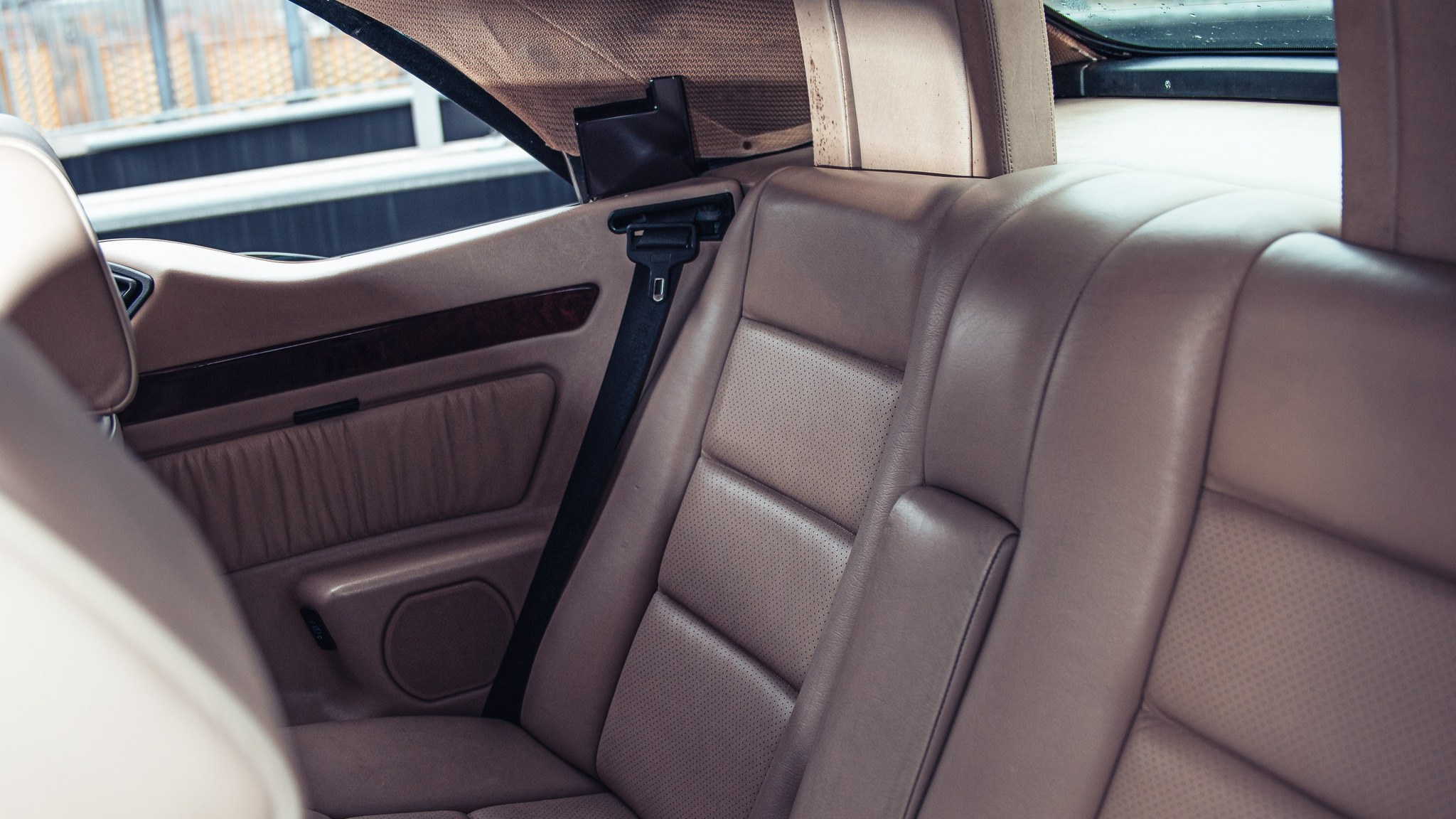 Innenraumfoto von 1995 Mercedes Benz E320 Cabriolet (23)