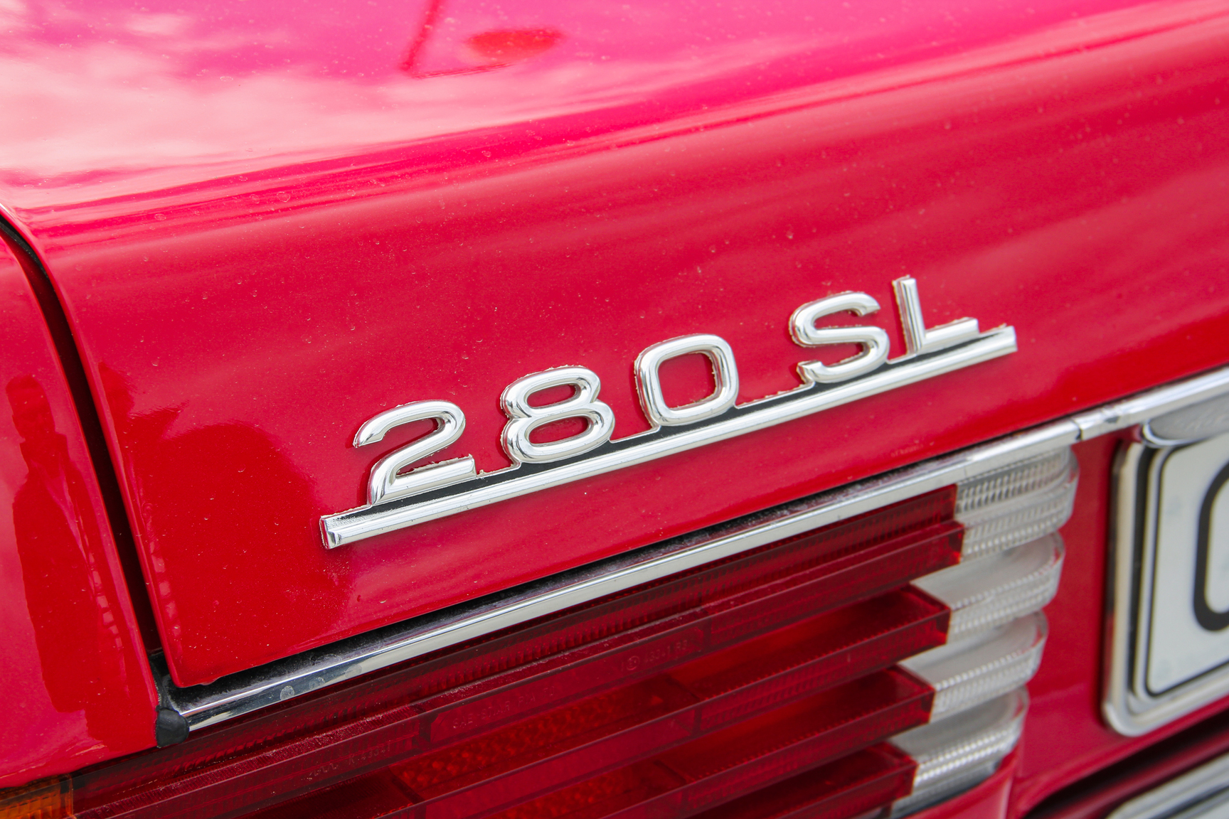 Exteriörbild på 1975 Mercedes-Benz 280 SL