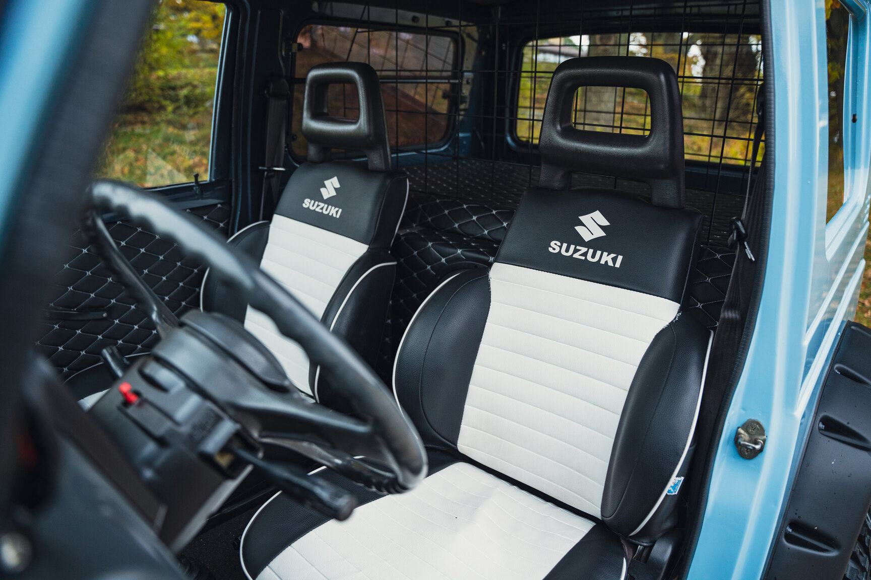 Interiörbild 1987 Suzuki SJ413 A-traktor