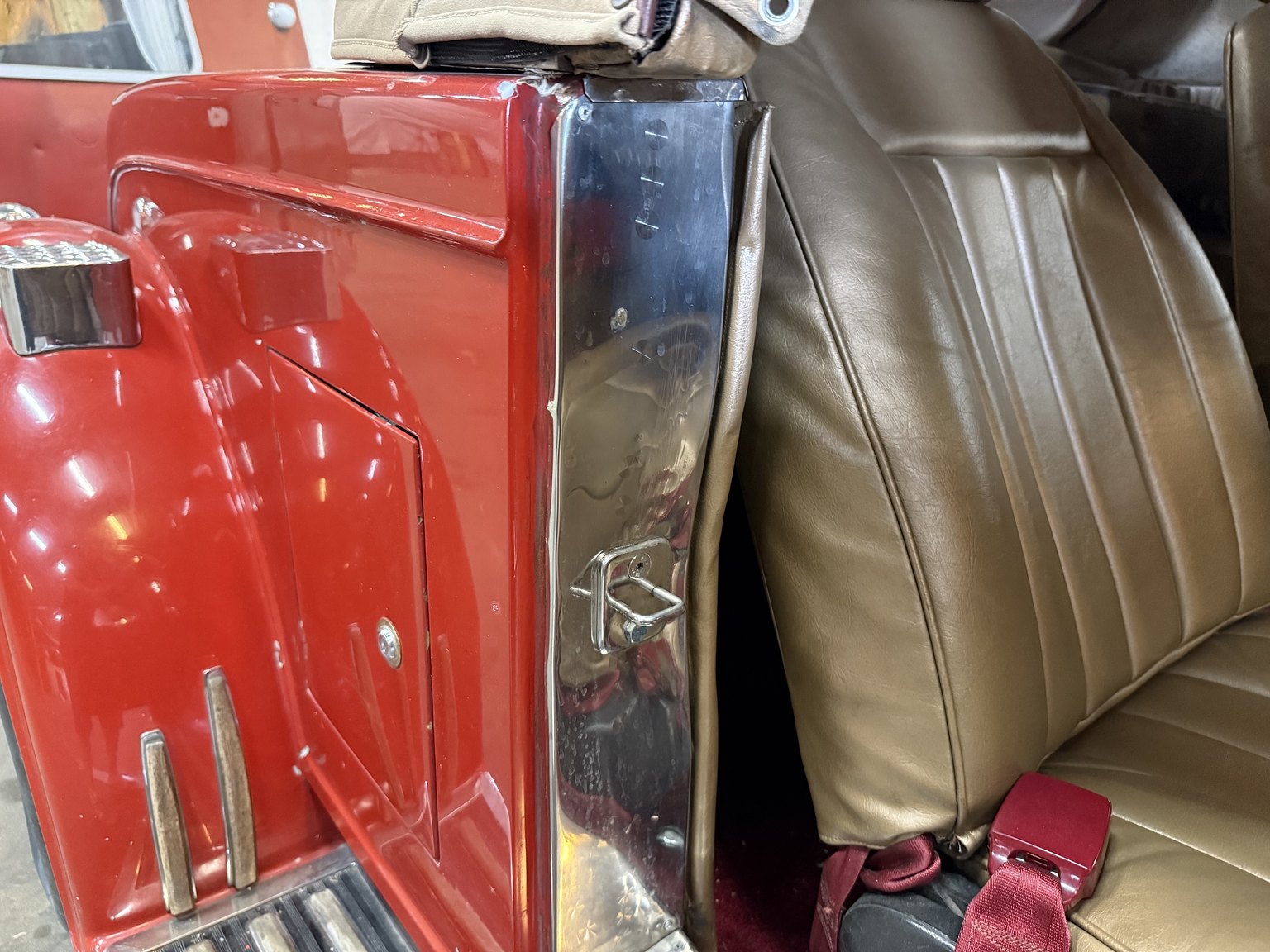 Interiörbild 1965 Duesenberg Roadster/StreetRod Replika 