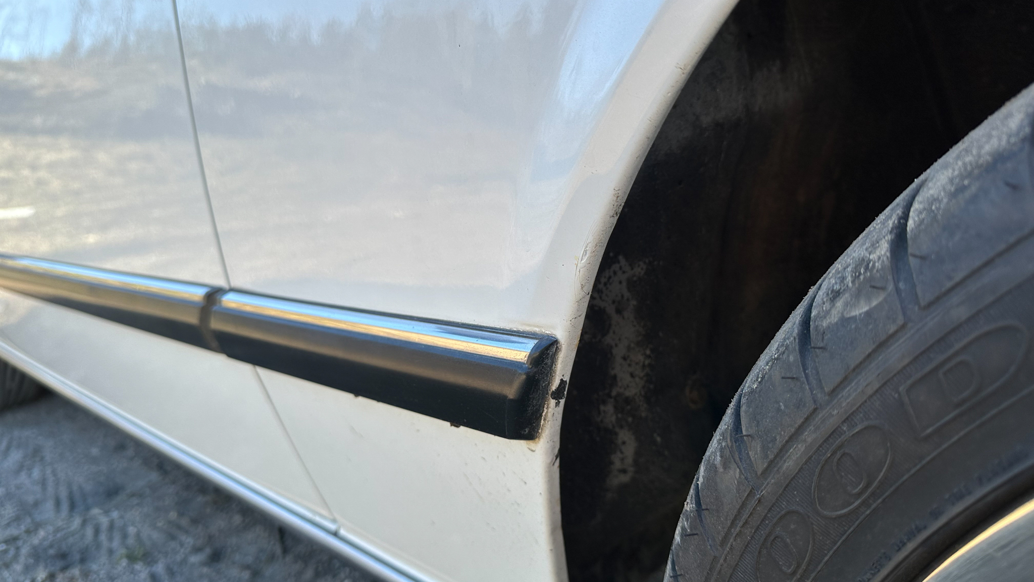 Exteriörbild på 1984 BMW 745i Executive Automat