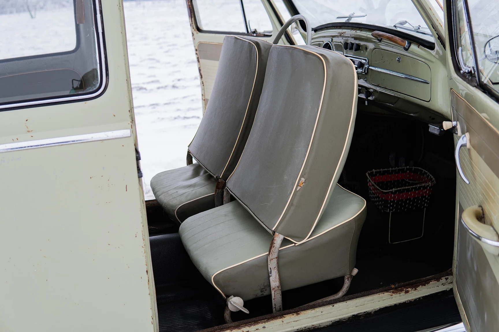 Interior image of 1959 Volkswagen 1200 (42)