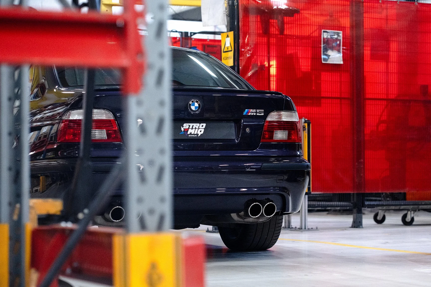 Exteriörbild på 2002 BMW M5 E39 (118)