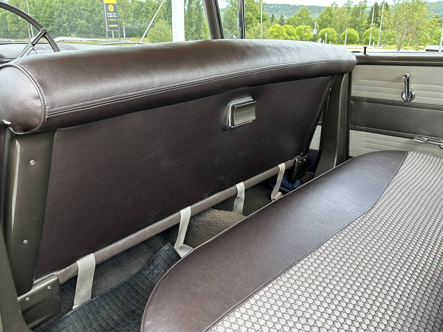 Interior image of 1959 Mercury Monterey 4-door Hardtop Cruiser