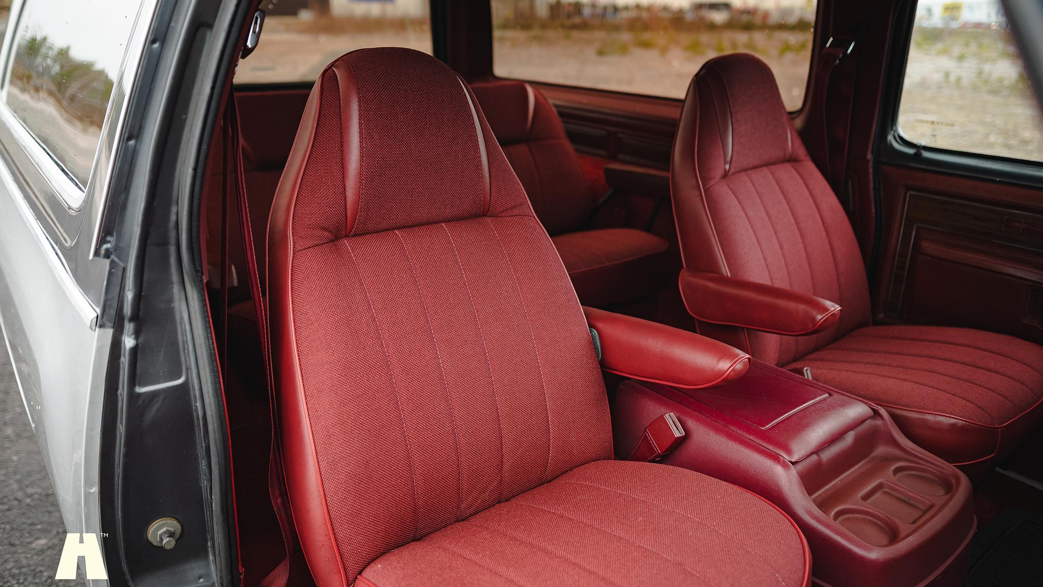 Interior image of 1986 Dodge Ramcharger
