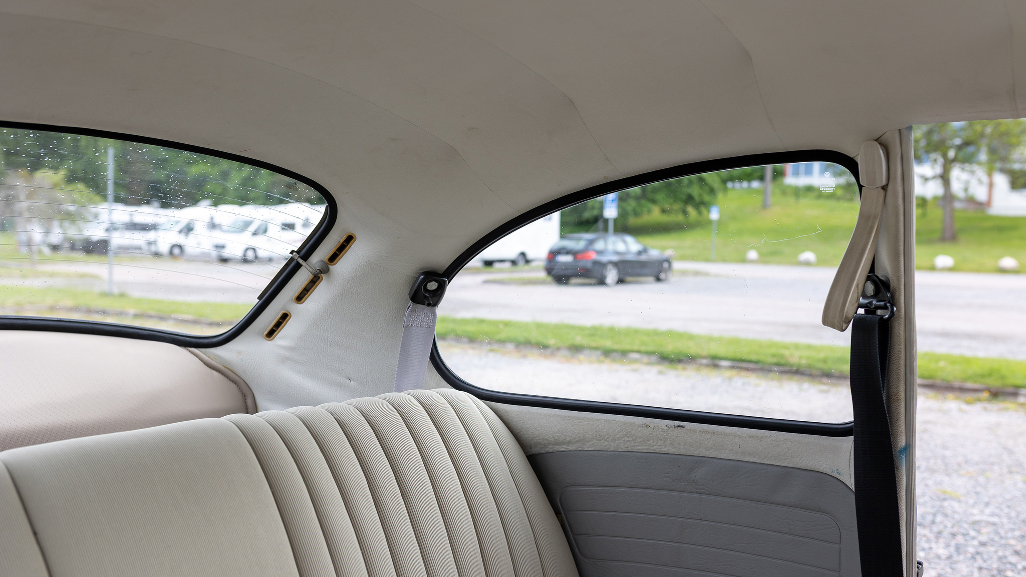 Interior image of 1973 Volkswagen Beetle 1303S 1600 (16)