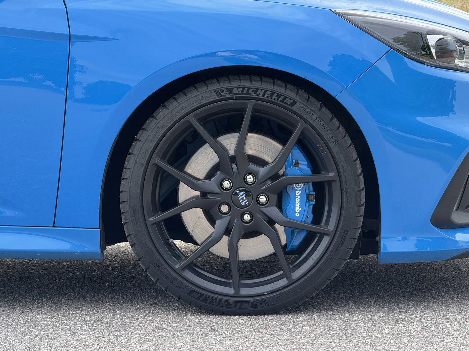 Exterior image of 2018 Ford Focus RS (20)